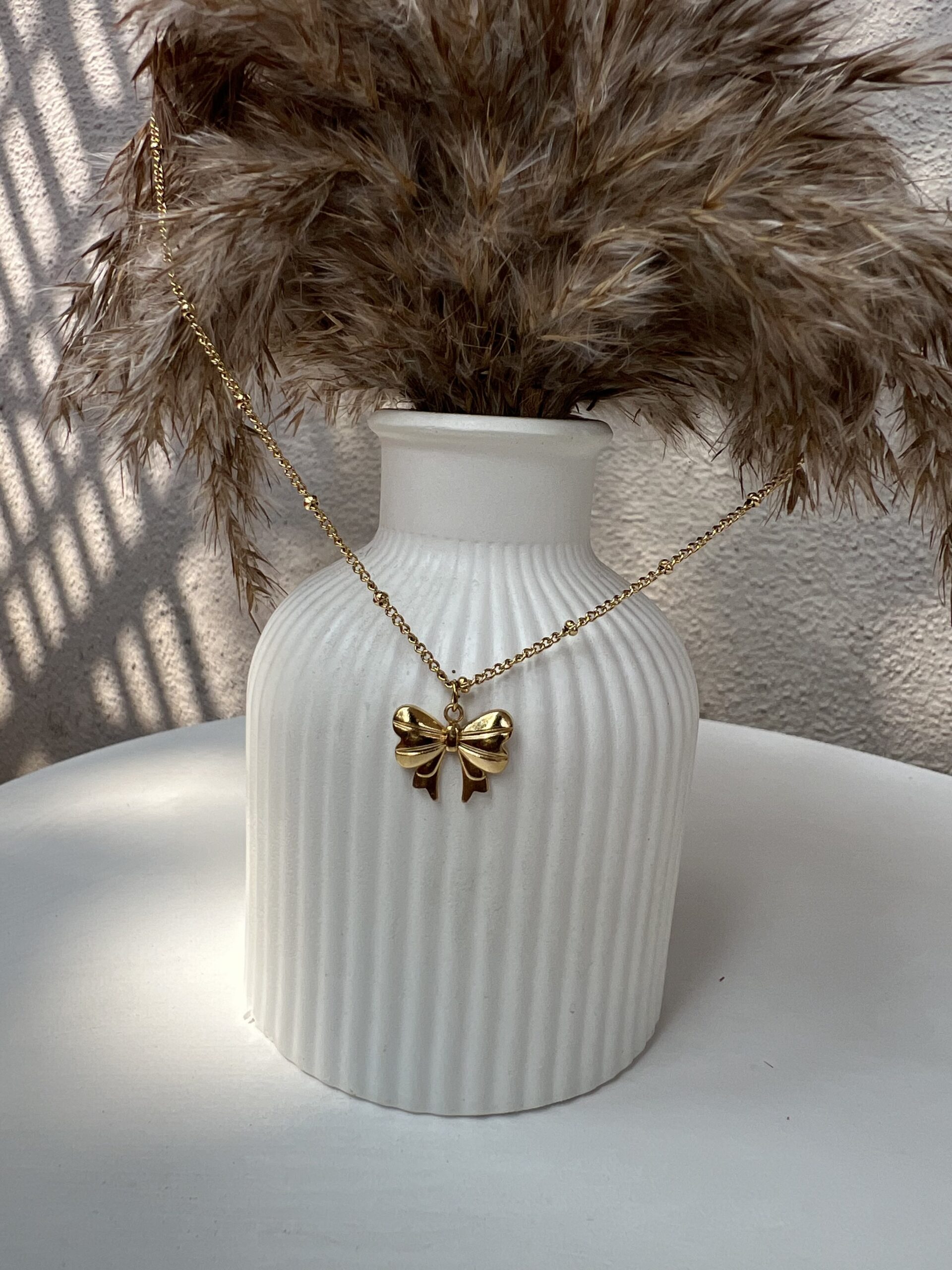 Bow Necklace